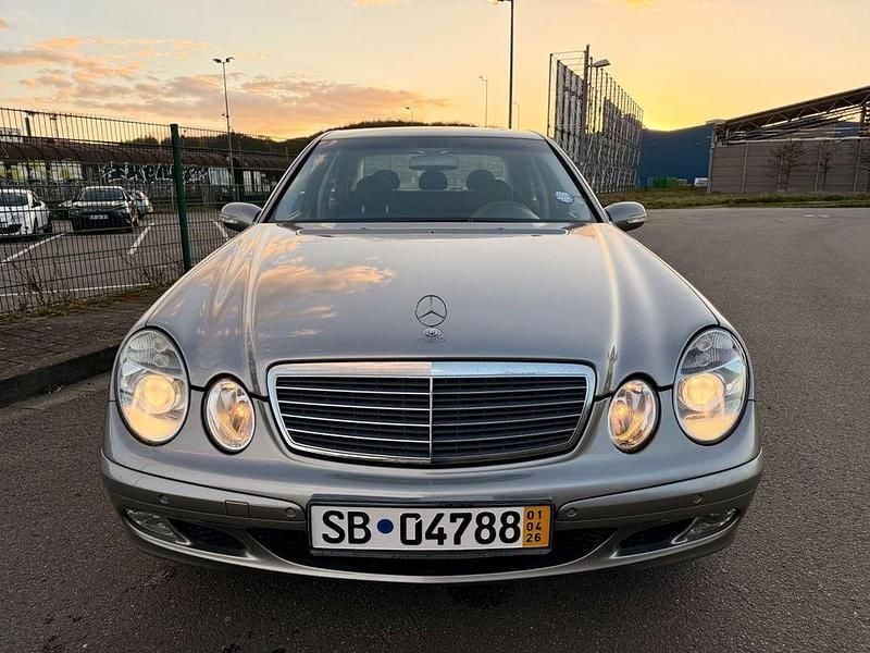 Gebraucht Mercedes E320 204 PS (150 kW) 2003 Silber Limousine