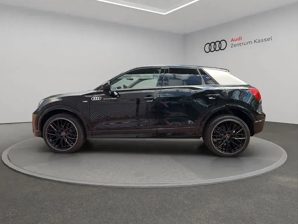 Gebraucht Audi Q2 S-Line 150 PS (110 kW) 2026 Schwarz SUV