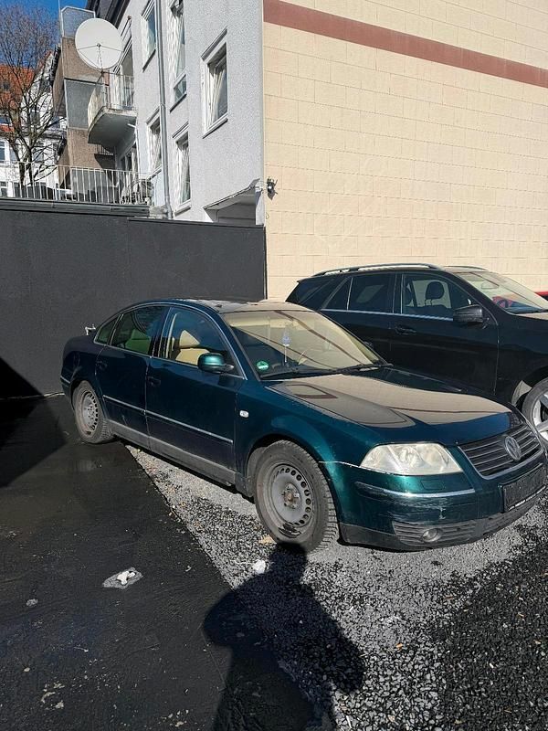 Gebraucht VW Passat 130 PS (95 kW) 2003 Grün Limousine