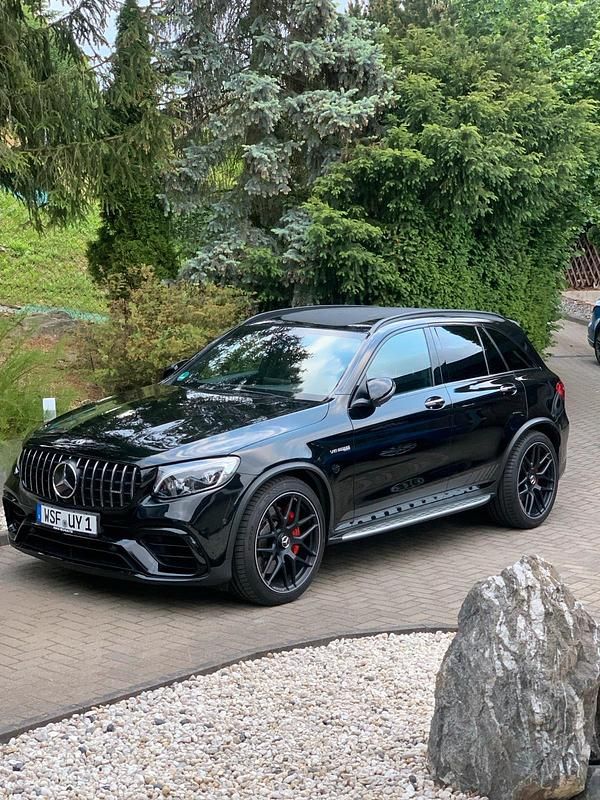 Schwarz Gebraucht 2019 Mercedes GLC63 AMG SUV | 57.000 € (Fairer Preis) - Bild 1/1