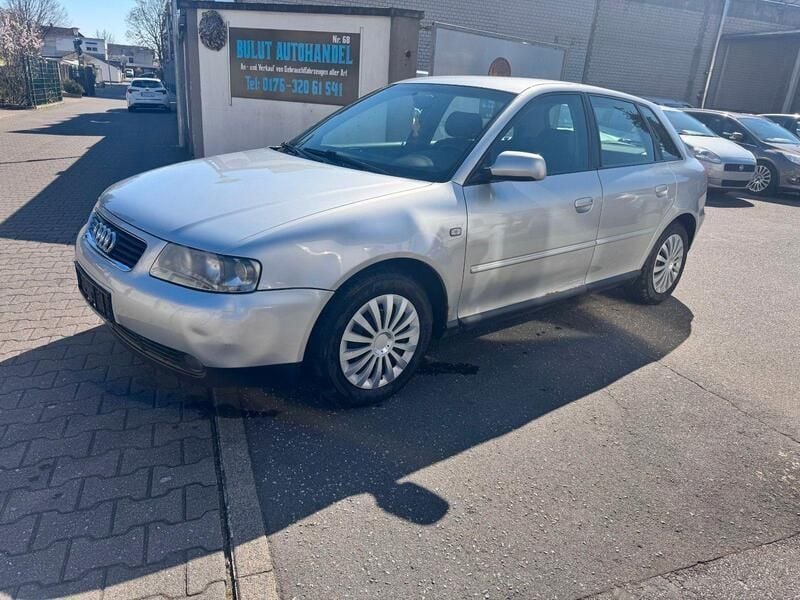 Silber Gebraucht 2002 Audi A3 Ambiente Limousine | 790 € (Superpreis) - Bild 1/4