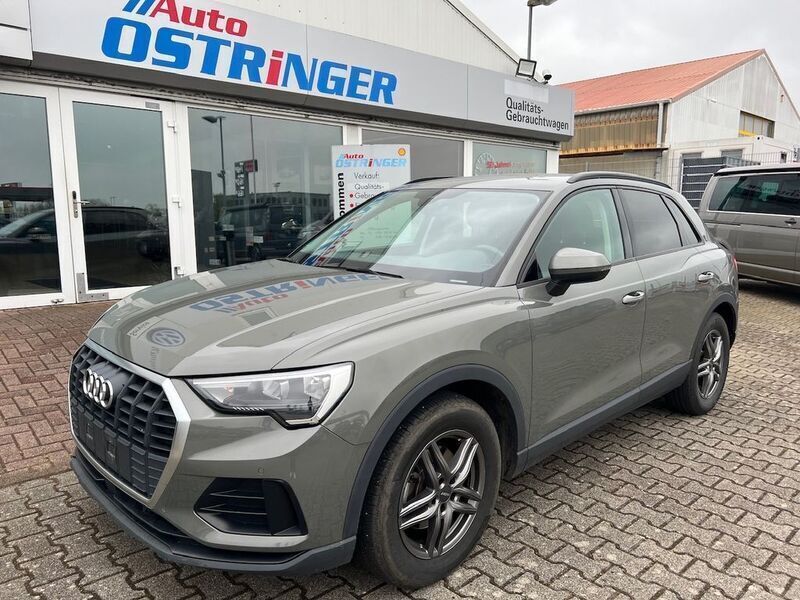 Grau Gebraucht 2020 Audi Q3 SUV | 26.990 € (Fairer Preis) - Bild 1/4