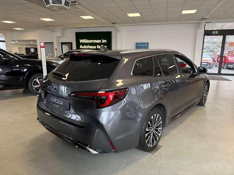 Gebraucht Toyota Corolla Hybrid Team 196 PS (144 kW) 2025 Grau Kombi