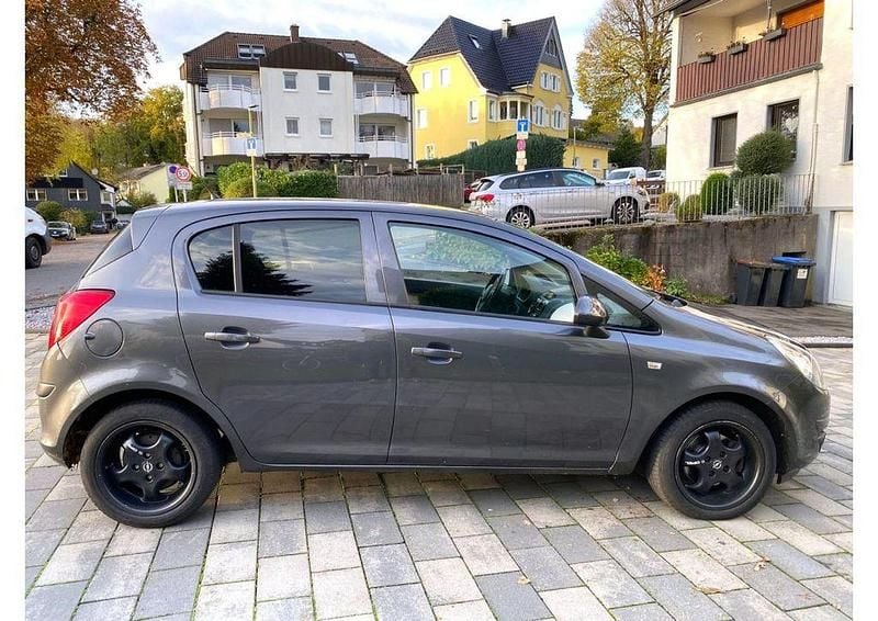 Gebraucht Opel Corsa Edition 69 PS (50 kW) 2010 Braun Kleinwagen