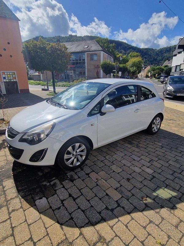 Weiß Gebraucht 2011 Opel Corsa Kleinwagen | 1.200 € (Superpreis) - Bild 1/4
