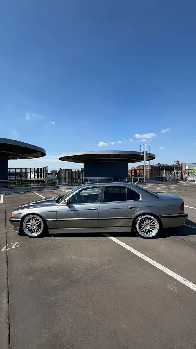 Gebraucht BMW 740 286 PS (210 kW) 1998 Silber Limousine