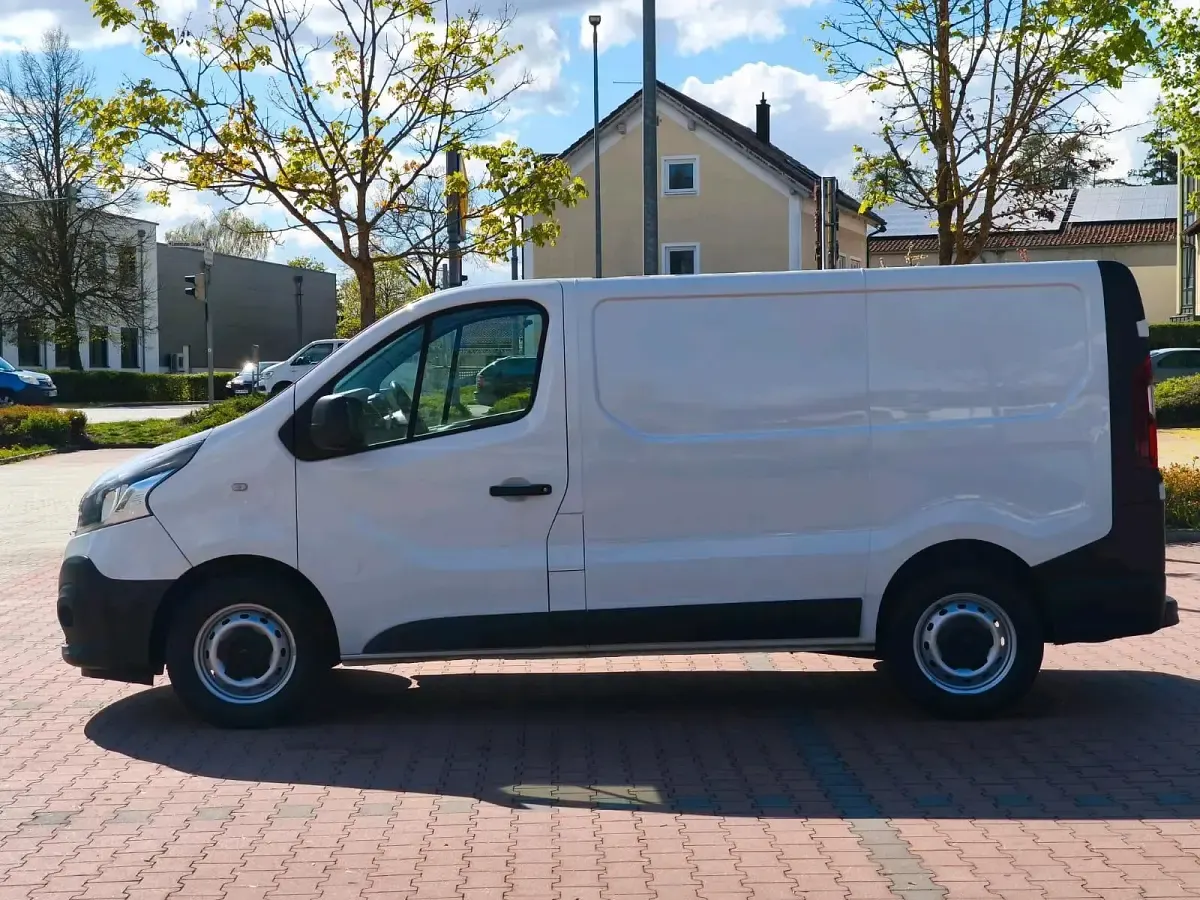 Gebraucht Renault Trafic 120 PS (88 kW) 2021 Weiß Van / Kleinbus