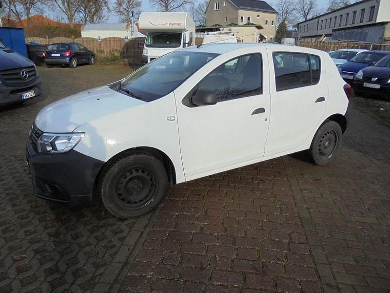 Gebraucht Dacia Sandero Acces 73 PS (53 kW) 2018 Weiß Limousine