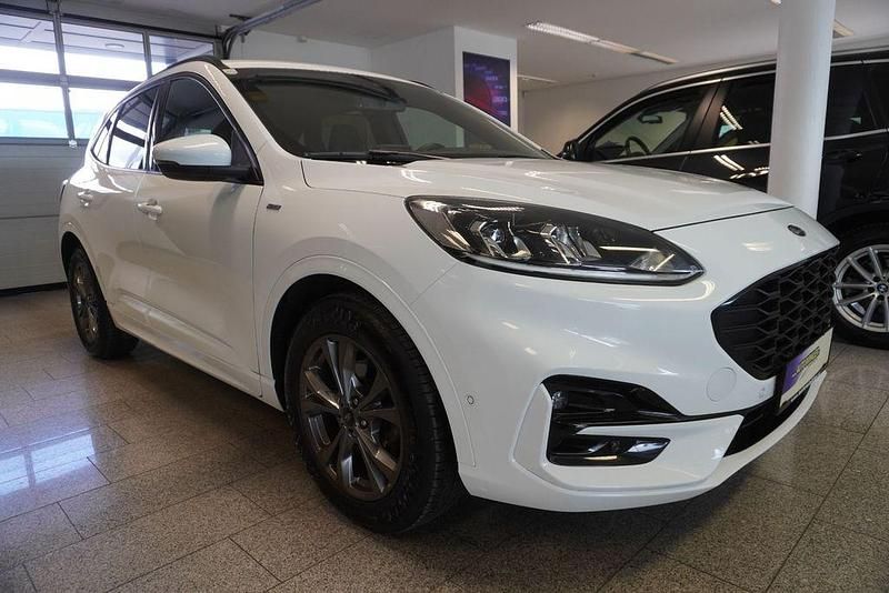 Gebraucht Ford Kuga ST-Line 120 PS (88 kW) 2021 Weiß SUV