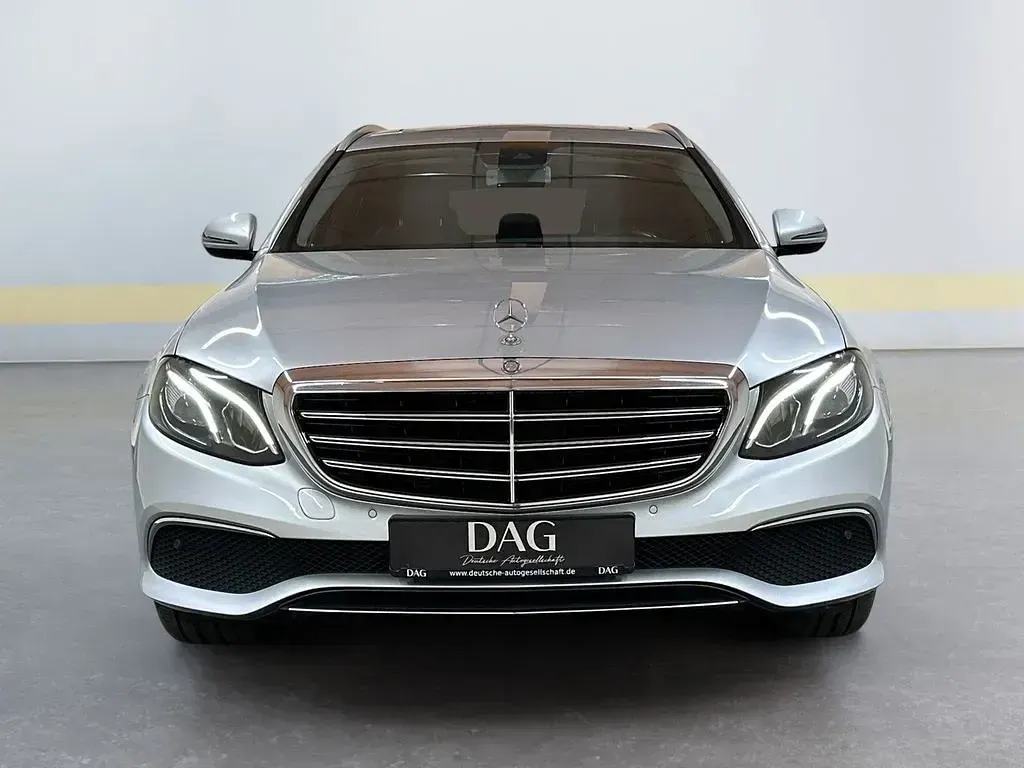 Gebraucht Mercedes E220 194 PS (142 kW) 2017 Silber Kombi