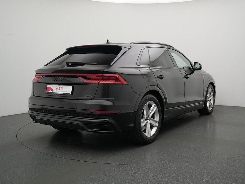 Gebraucht Audi Q8 S-Line 381 PS (280 kW) 2022 Schwarz SUV