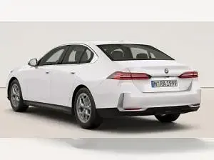 Neu BMW 520 Sport Line 208 PS (152 kW) 2026 Weiß (alpinweiß uni) Limousine