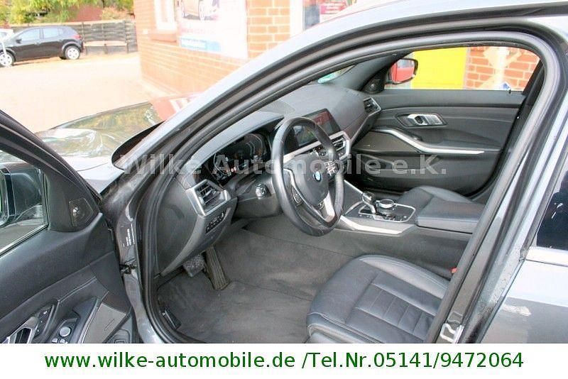 Gebraucht BMW 330 Luxury Line 265 PS (194 kW) 2020 Grau Kombi