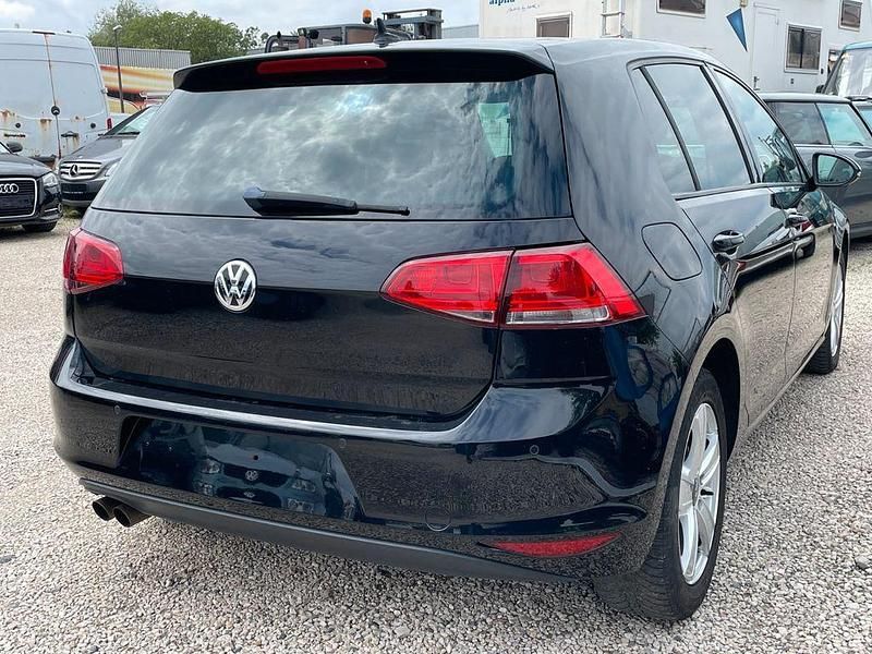 Gebraucht VW Golf VII LOUNGE 150 PS (110 kW) 2015 Schwarz Limousine