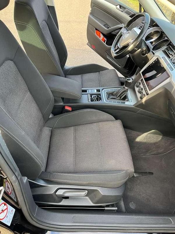 Gebraucht VW Passat Comfortline 150 PS (110 kW) 2018 Schwarz Kombi