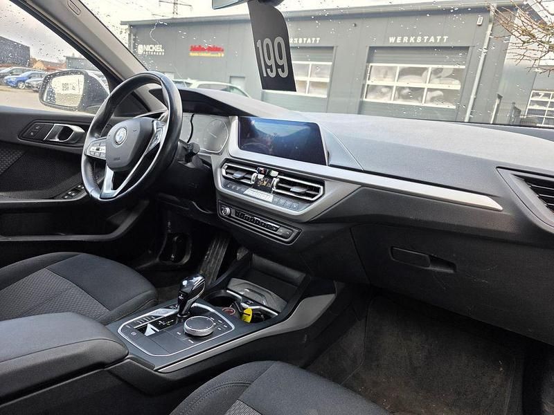 Gebraucht BMW 118 Advantage 150 PS (110 kW) 2021 Silber Kleinwagen