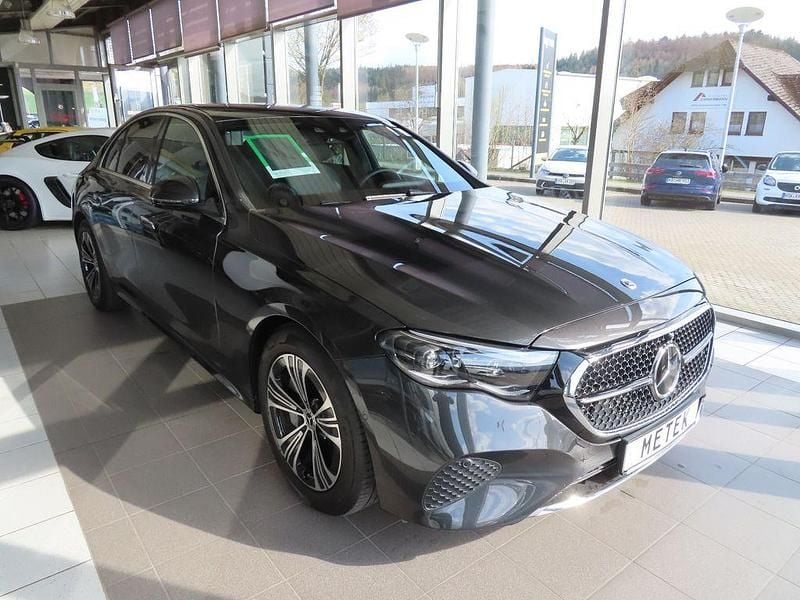 Gebraucht Mercedes E450 Avantgarde 367 PS (269 kW) 2025 Grau Limousine