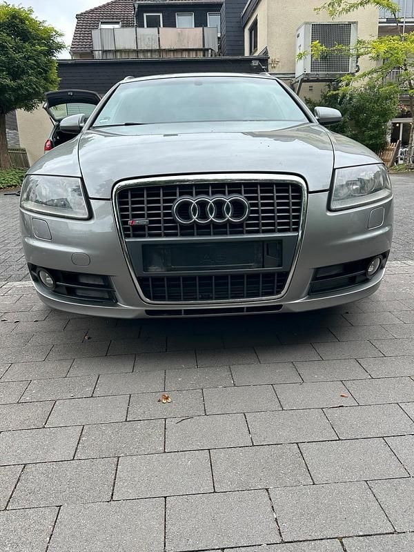 Grau Gebraucht 2005 Audi A6 Kombi | 5.000 € (Etwas zu teuer) - Bild 1/4