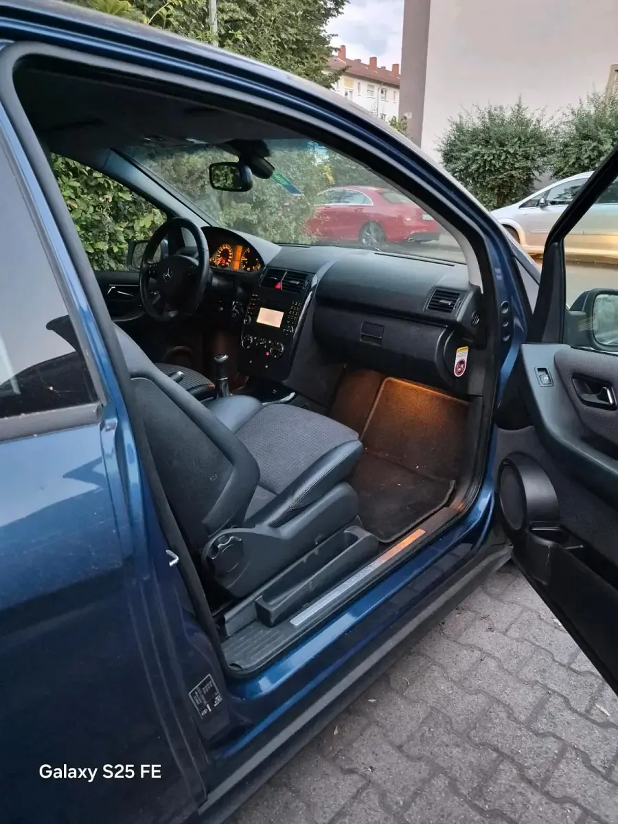 Gebraucht Mercedes A180 109 PS (80 kW) 2009 Blau Kleinwagen