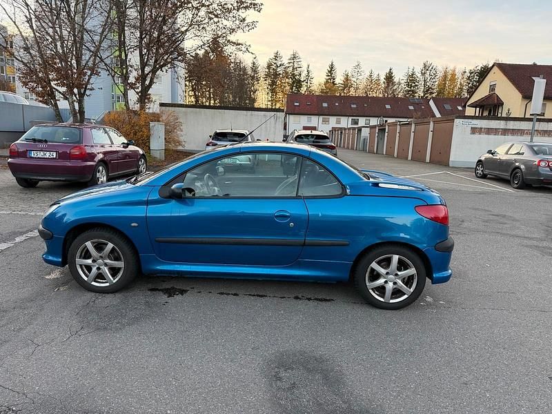 Gebraucht Peugeot 206 CC 109 PS (80 kW) 2002 Blau Cabrio