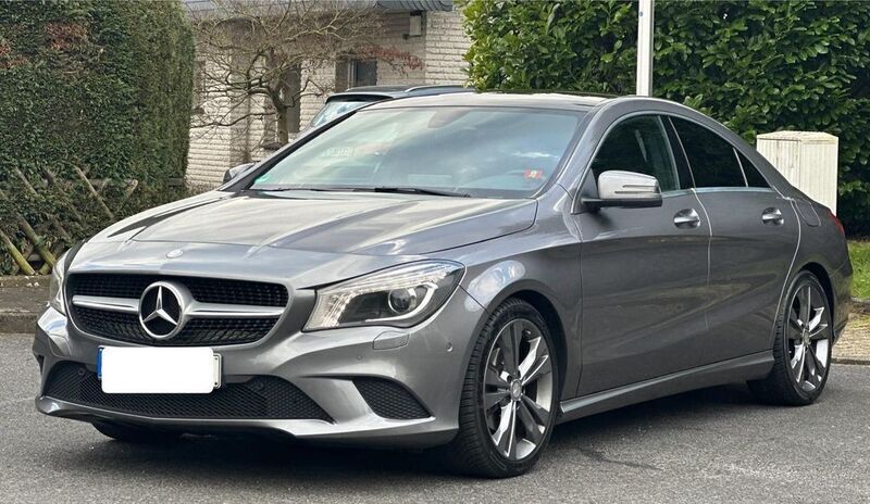 Grau Gebraucht 2016 Mercedes CLA220 Limousine | 18.000 € (Fairer Preis) - Bild 1/4