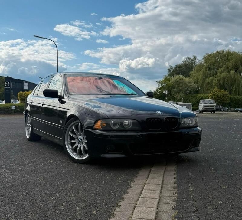 Schwarz Gebraucht 2002 BMW 520 Limousine | 5.000 € (Etwas zu teuer) - Bild 1/4
