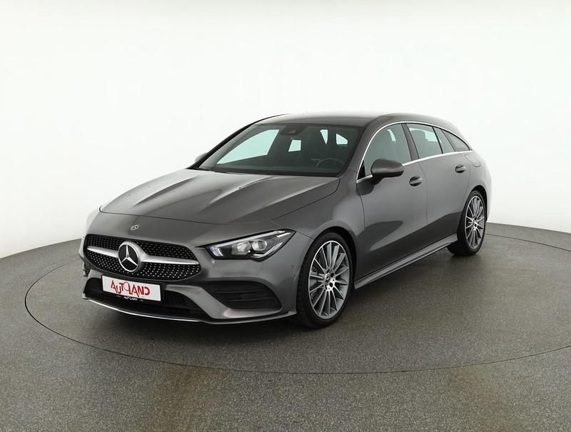 Grau Gebraucht 2019 Mercedes CLA200 Shooting Brake AMG line Kombi | 26.990 € (Teuer) - Bild 1/4