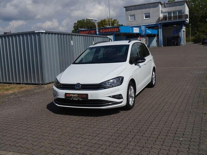 Weiß Gebraucht 2019 VW Golf Sportsvan Van / Kleinbus | 8.290 € (Guter Preis) - Bild 1/4
