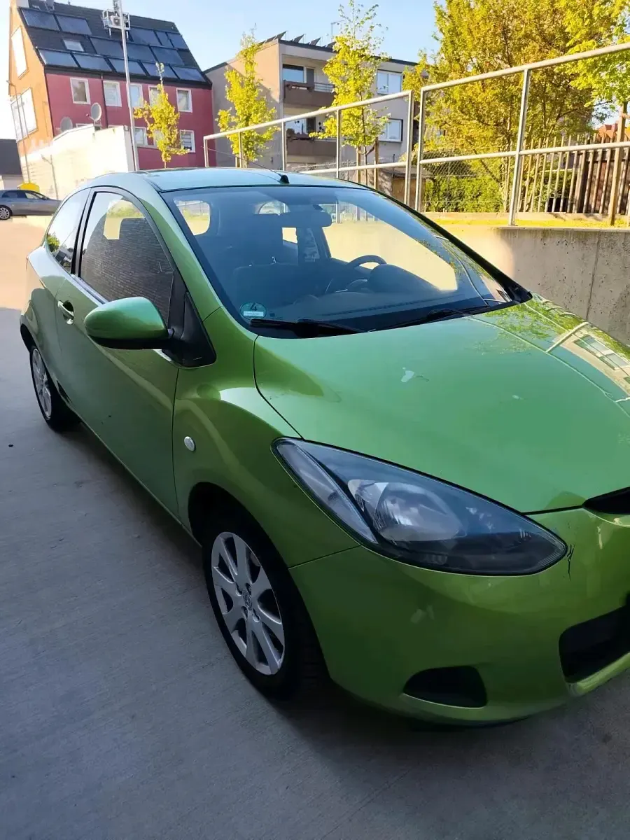 Usata Mazda 2 75 CV (55 kW) 2010 Verde Utilitaria