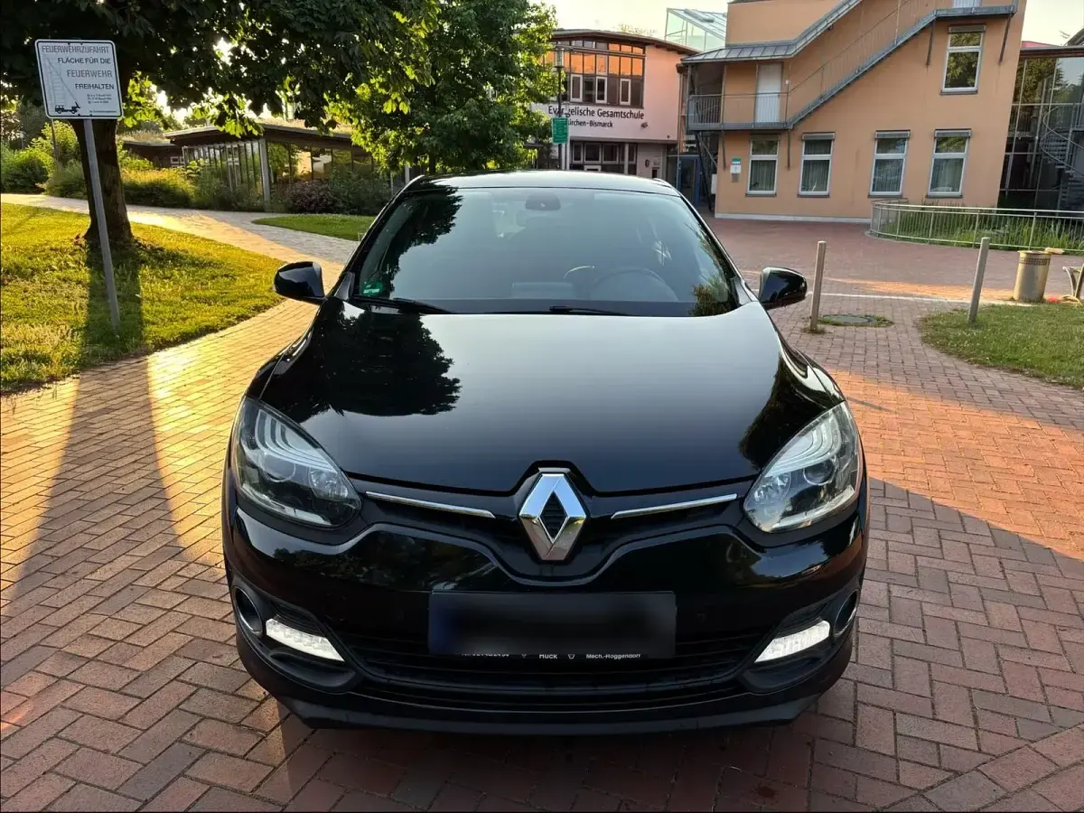 Gebraucht Renault Mégane III 115 PS (84 kW) 2014 Schwarz Limousine