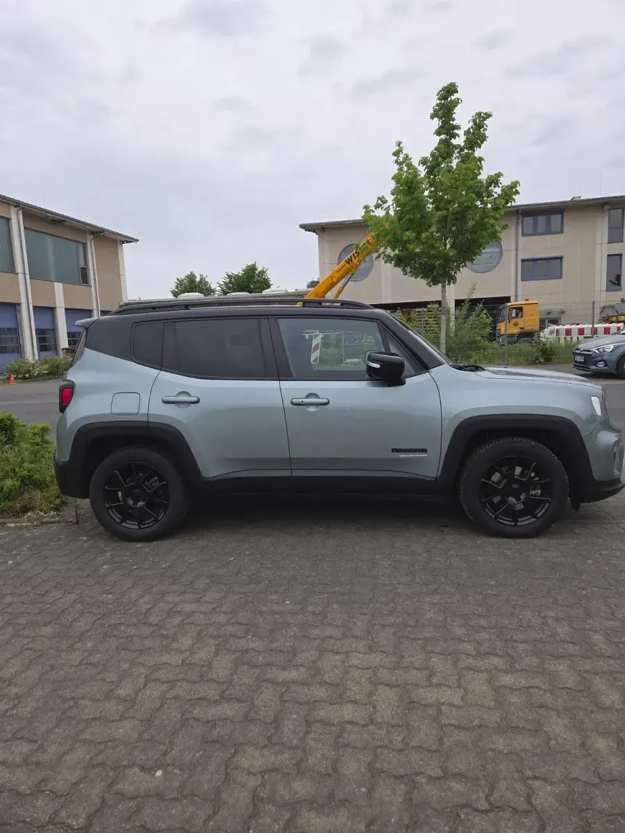 Gebraucht Jeep Renegade 131 PS (96 kW) 2022 Andere farben SUV