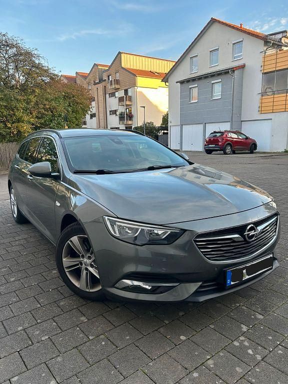 Grau Gebraucht 2018 Opel Insignia Kombi | 9.000 € (Superpreis) - Bild 1/4