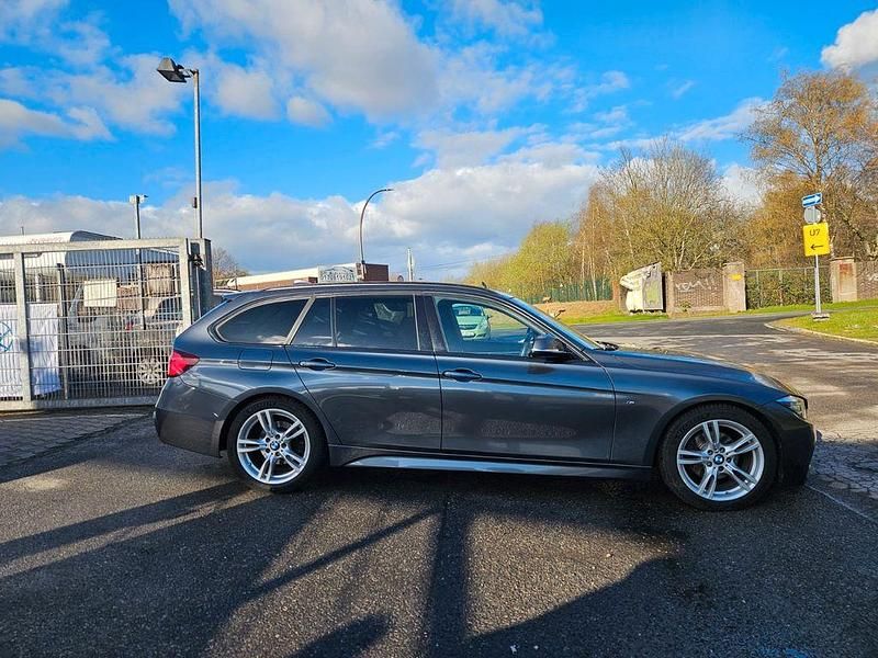 Gebraucht BMW 320 M Sport 190 PS (139 kW) 2019 Grau Kombi