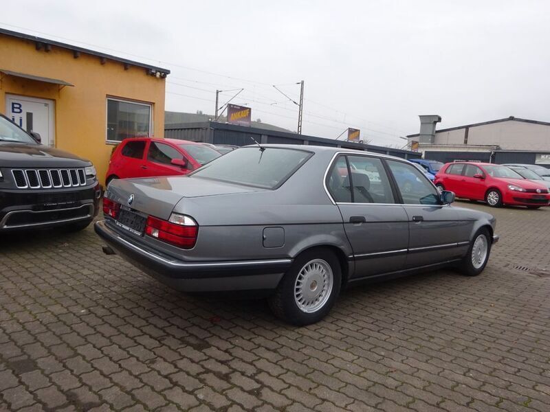Gebraucht BMW 730 188 PS (138 kW) 1991 Grau Limousine