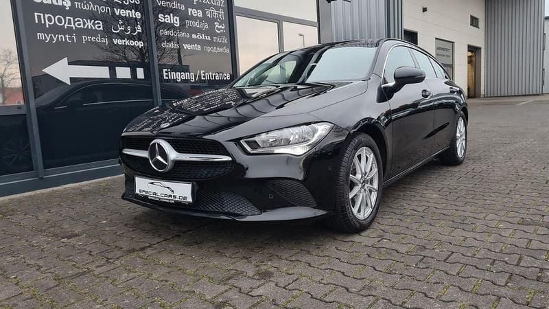 Gebraucht Mercedes CLA180 Shooting Brake 116 PS (85 kW) 2020 Schwarz Kombi