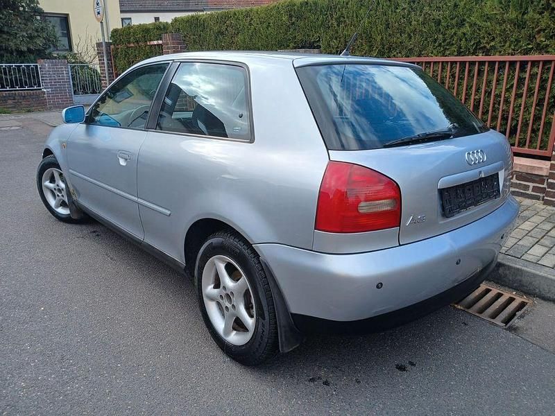 Gebraucht Audi A3 Ambiente 101 PS (74 kW) 1998 Silber Kleinwagen