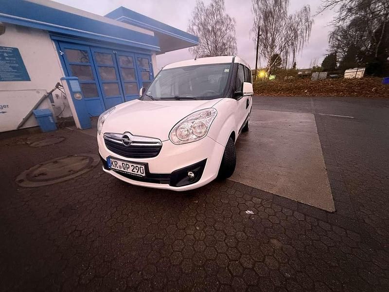 Gebraucht Opel Combo Edition 105 PS (77 kW) 2014 Kombi