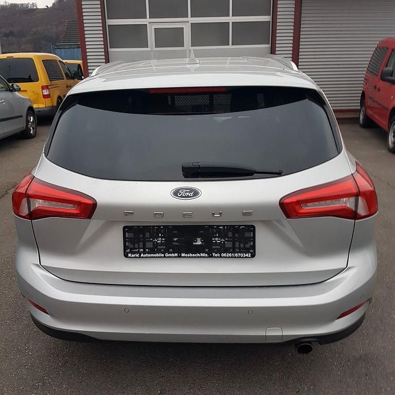 Gebraucht Ford Focus Cool & Connect 120 PS (88 kW) 2018 Silber Limousine
