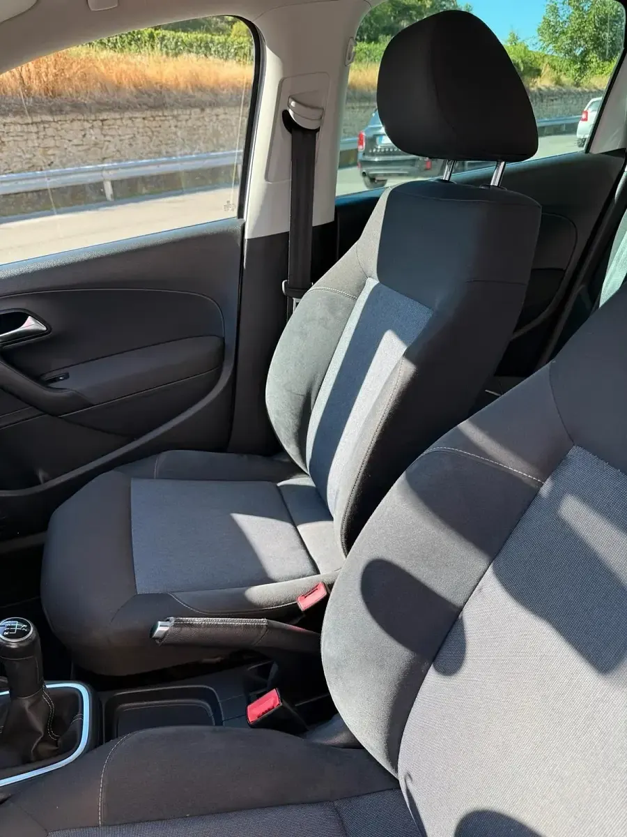 Gebraucht VW Polo 60 PS (44 kW) 2011 Silber Kleinwagen