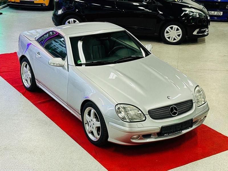 Gebraucht Mercedes SLK320 218 PS (160 kW) 2001 Silber Cabrio