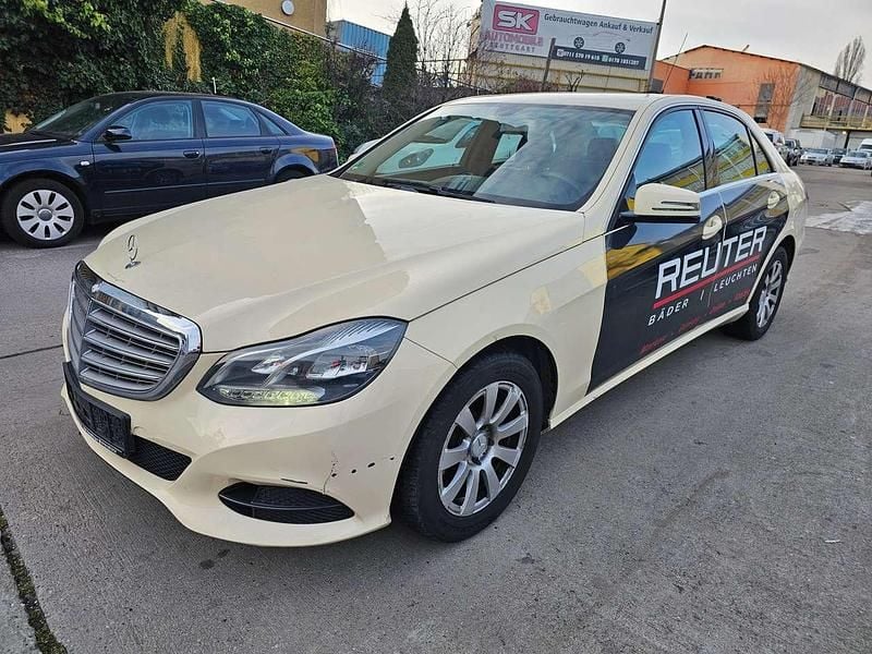 Gebraucht Mercedes E200 136 PS (100 kW) 2016 Hellelfenbein Limousine