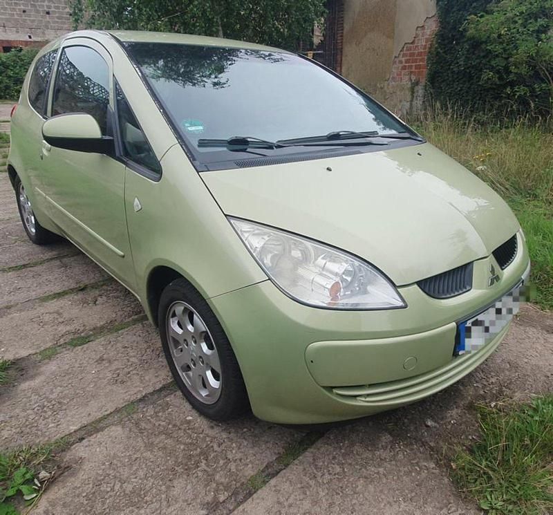 Grün Gebraucht 2005 Mitsubishi Colt Kleinwagen | 1.399 € (Fairer Preis) - Bild 1/4