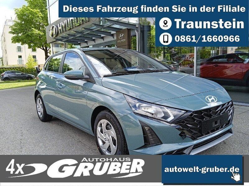 Mangrove green Neu 2025 Hyundai i20 Select Kleinwagen | 18.399 € (Superpreis) - Bild 1/4
