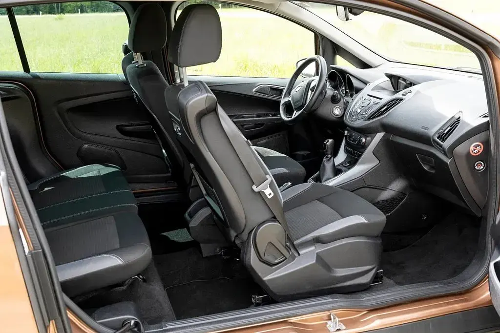 Gebraucht Ford B-MAX SYNC Edition 101 PS (74 kW) 2016 Braun Van / Kleinbus