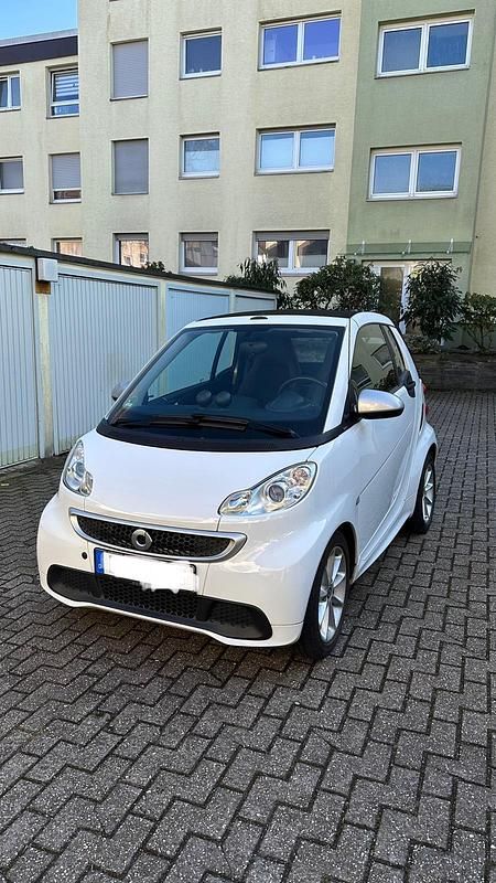 Weiß Gebraucht 2012 Smart ForTwo Cabrio Passion Cabrio | 5.800 € (Fairer Preis) - Bild 1/4