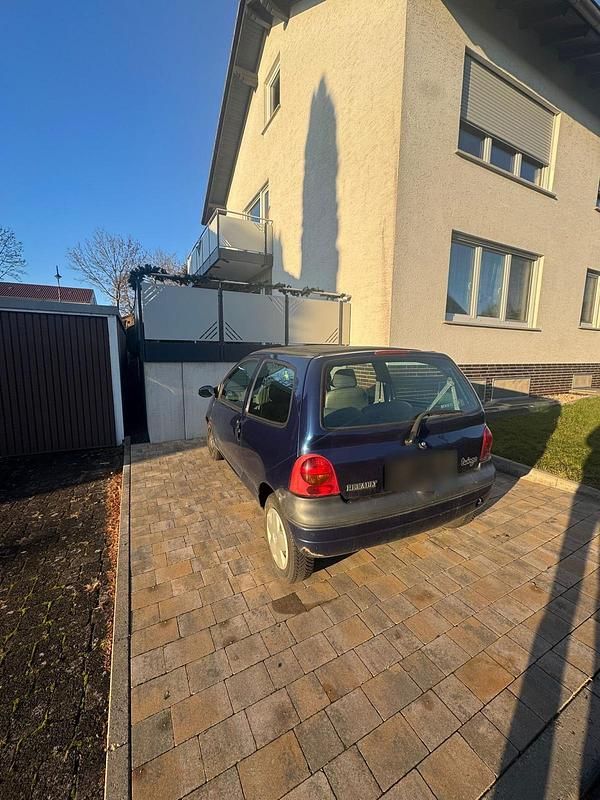 Second-hand Renault Twingo 58 CP (42 kW) 2000 Albastru Hatchback