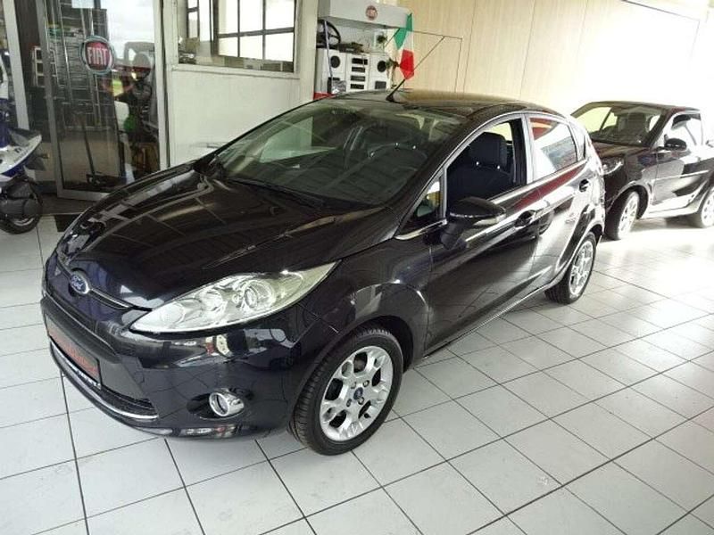 Gebraucht Ford Fiesta Titanium 82 PS (60 kW) 2012 Schwarz Kleinwagen