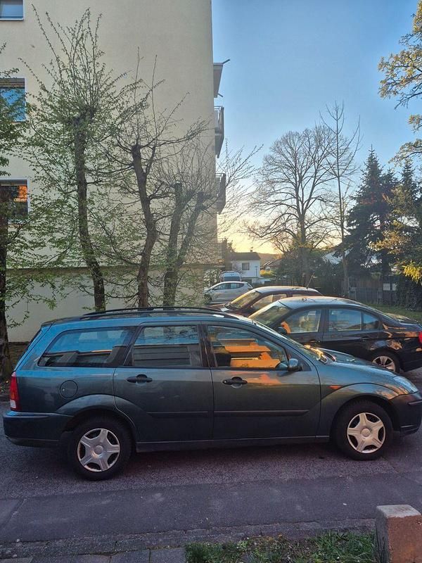 Usata Ford Focus 75 CV (55 kW) 2003 Verde Station wagon