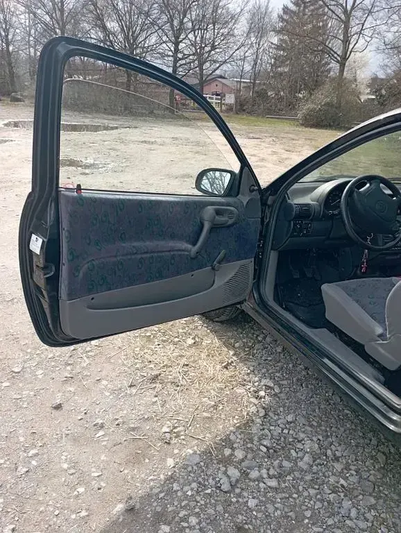 Usata Opel Corsa 45 CV (33 kW) 1995 Nero Utilitaria