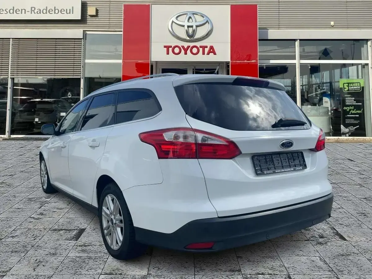 Gebraucht Ford Focus Titanium 125 PS (91 kW) 2014 Weiß Limousine